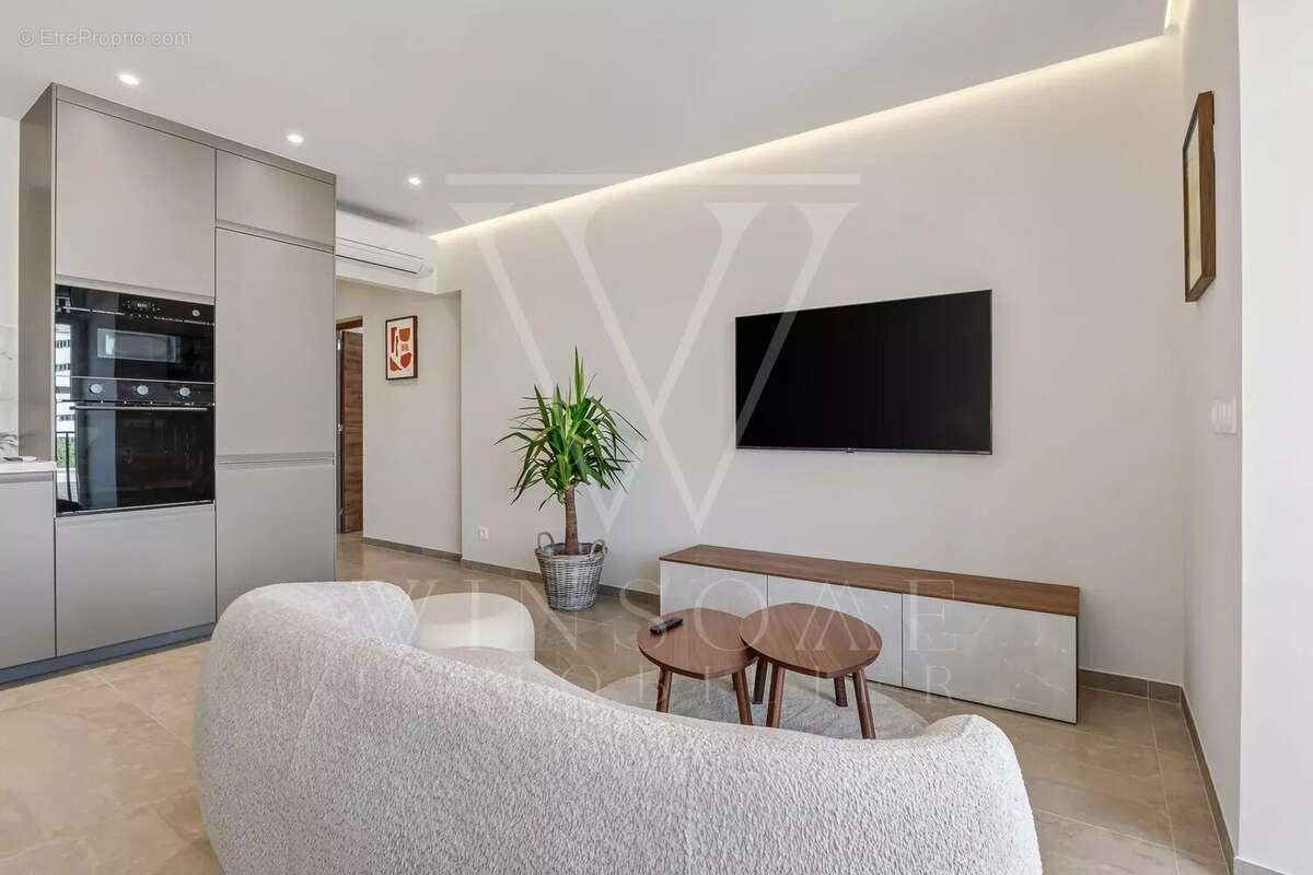 Appartement refait à neuf T3 / Terrasse / Parking commun privé / Cannes Montfleury - photo 12