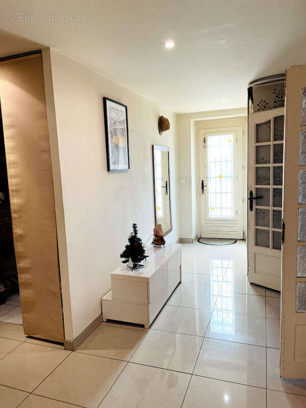 Maison à LA CELLE-SAINT-AVANT