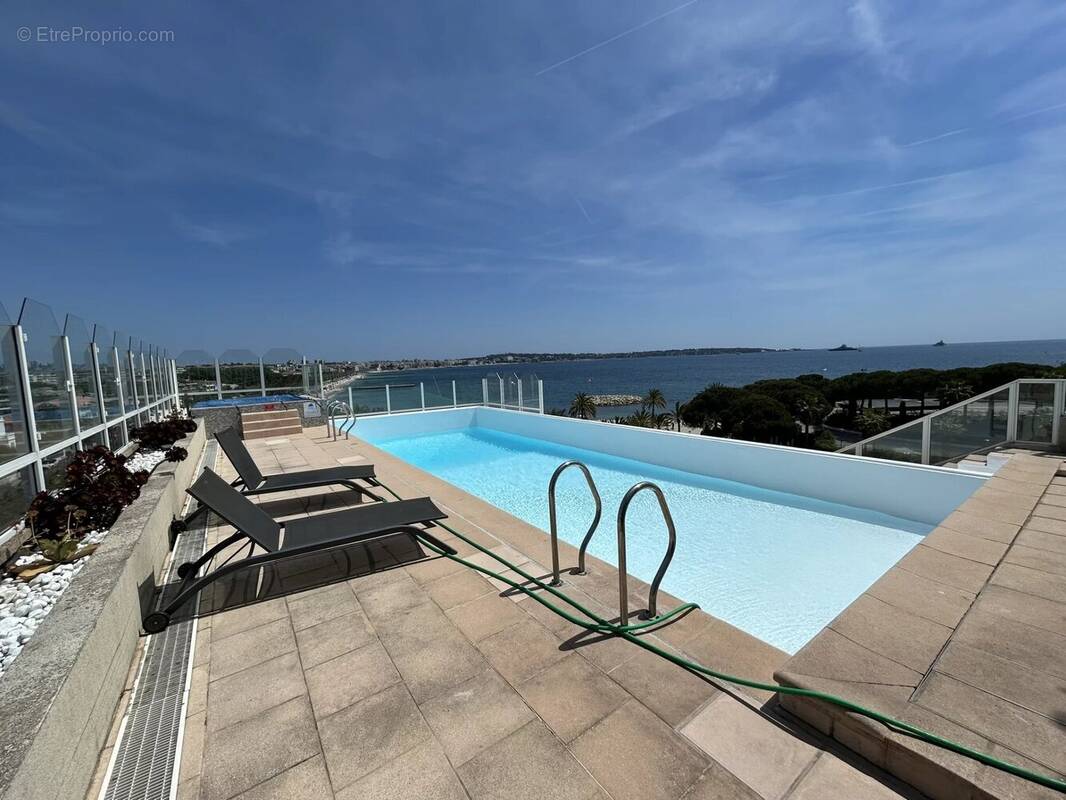 Appartement à VALLAURIS