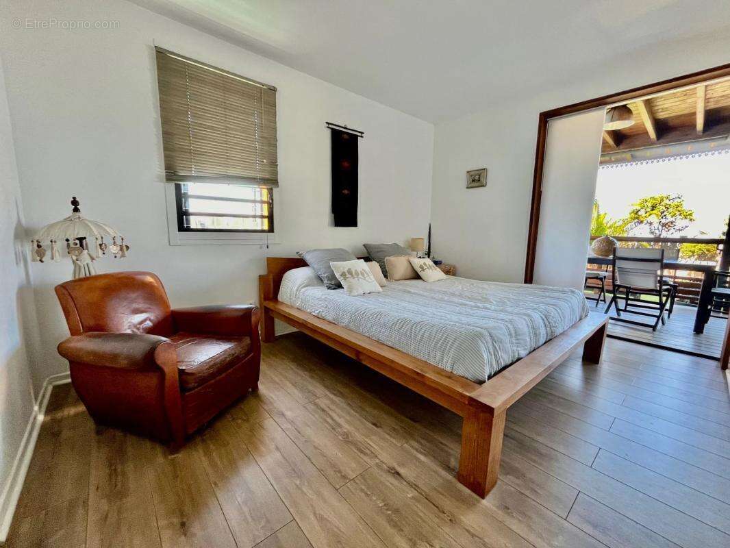 Maison à LES AVIRONS