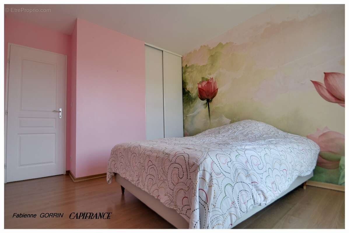 Maison à vendre 5 pièces  (17) Plain pied, trois chambres, terrain clos, panneaux photovoltaïques, Abris de jardin et abris à vé - photo 12