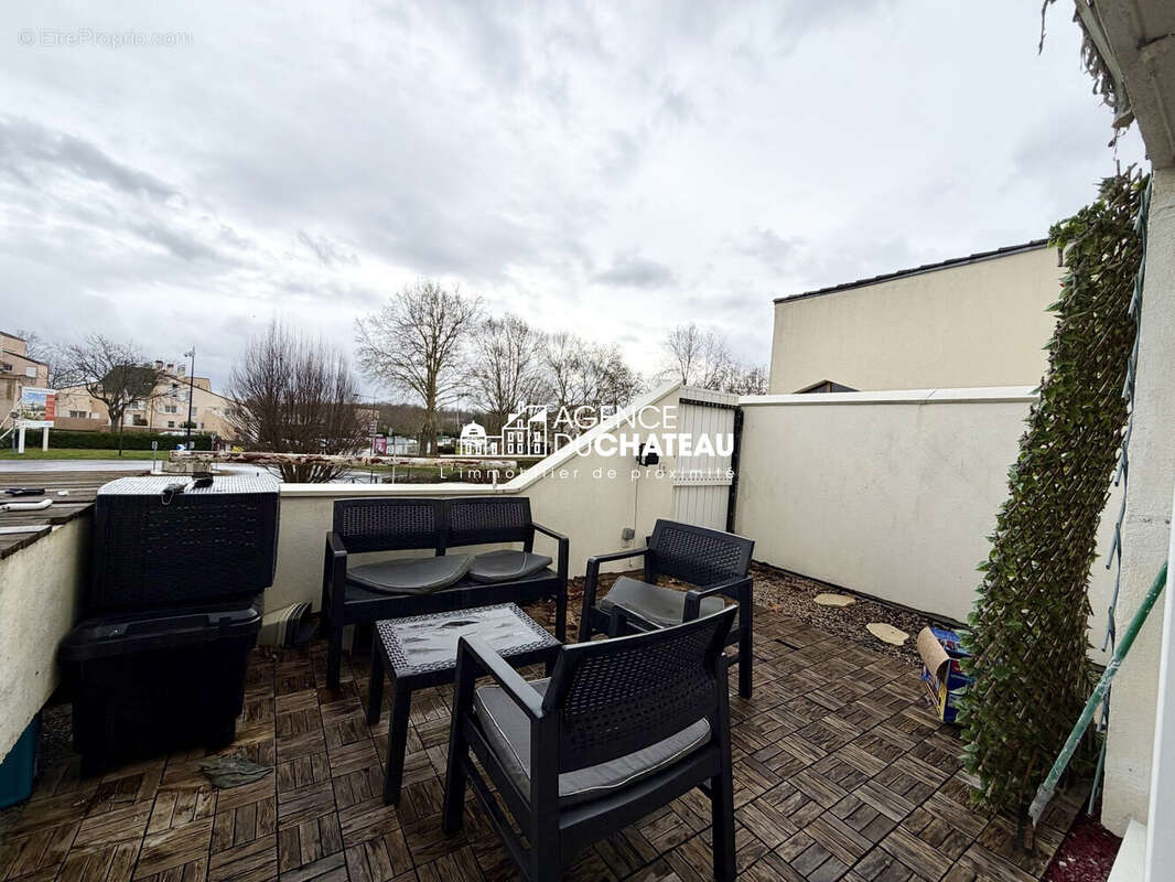 Appartement 92 m² à Nandy  - photo 9