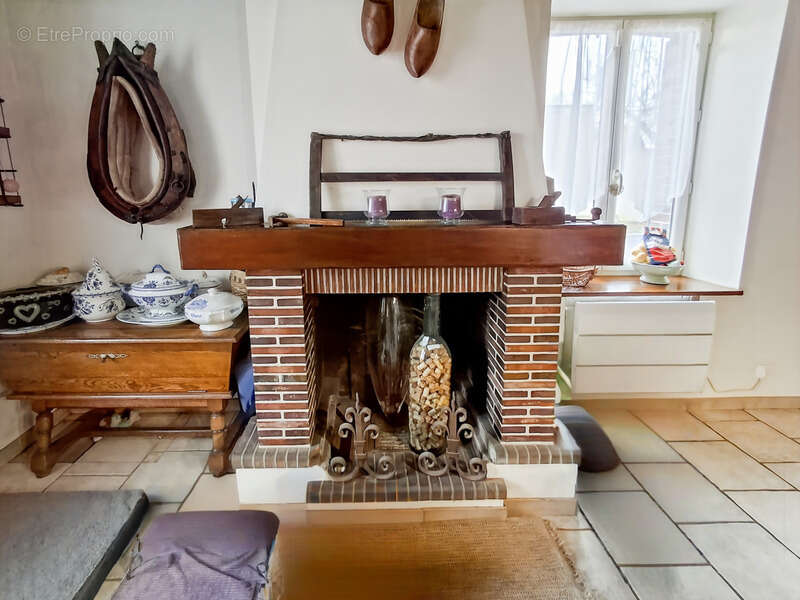 Maison à TREMBLAY-LES-VILLAGES
