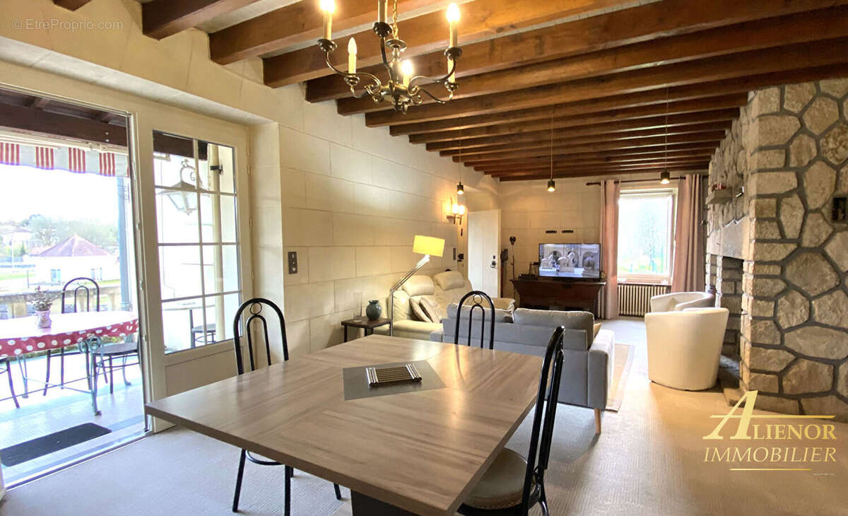 Maison de village en pierre avec belle vue, jardin et garage - Bourdeilles 24310 - photo 5