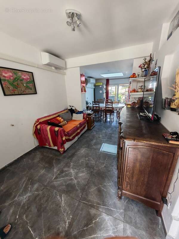 Pour famille ou investisseur Maison 1930 à vendre à WATTIGNIES (59) 6pièces,105m2,4 chambres, climatisatisée,petit jardinet - photo 2