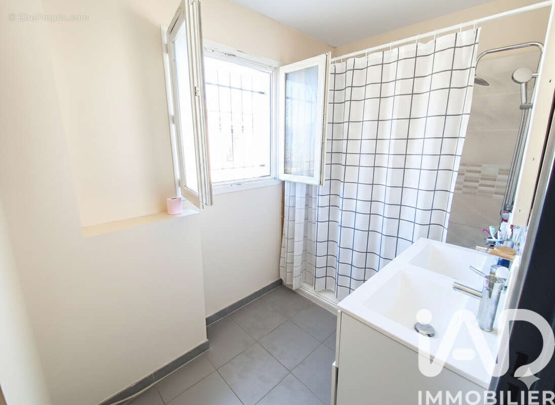 Photo 6 - Maison à MEYRARGUES