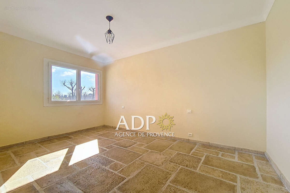 Appartement 142 m² à Saint-Cezaire-Sur-Siagne  - photo 9