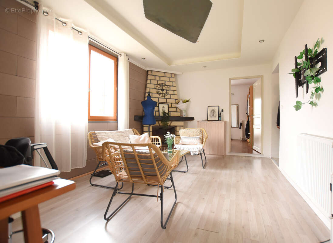 Maison à LES ESSARTS-LE-ROI