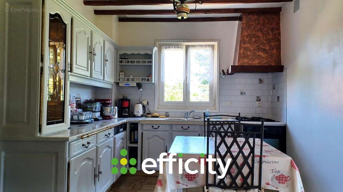 Maison 141 m² à Saint-Denis-Le-Ferment  - photo 8
