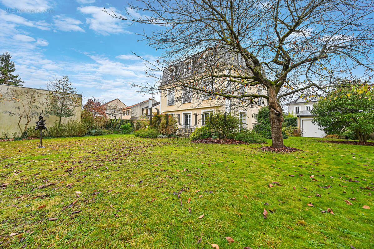 Maison à SAINT-MAUR-DES-FOSSES