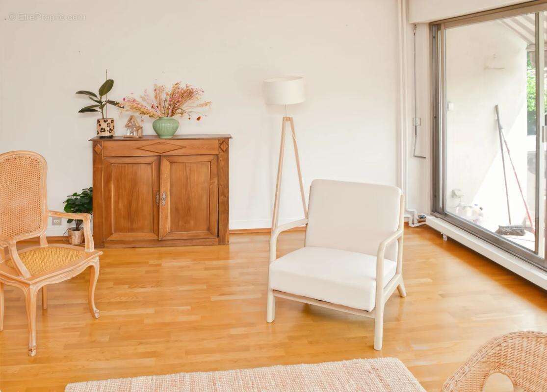 Appartement à LA CELLE-SAINT-CLOUD