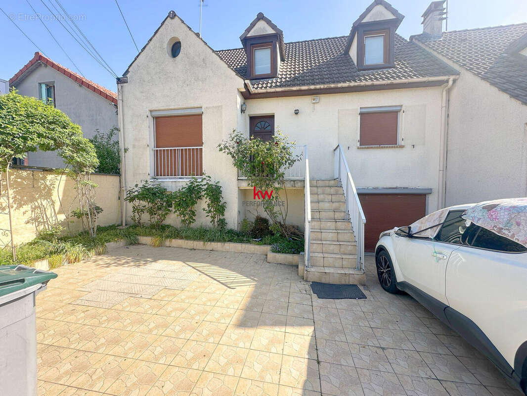 Maison 106 m² à Tremblay-En-France  - photo 2