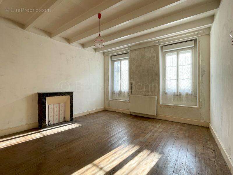 Maison à SAUZE-VAUSSAIS