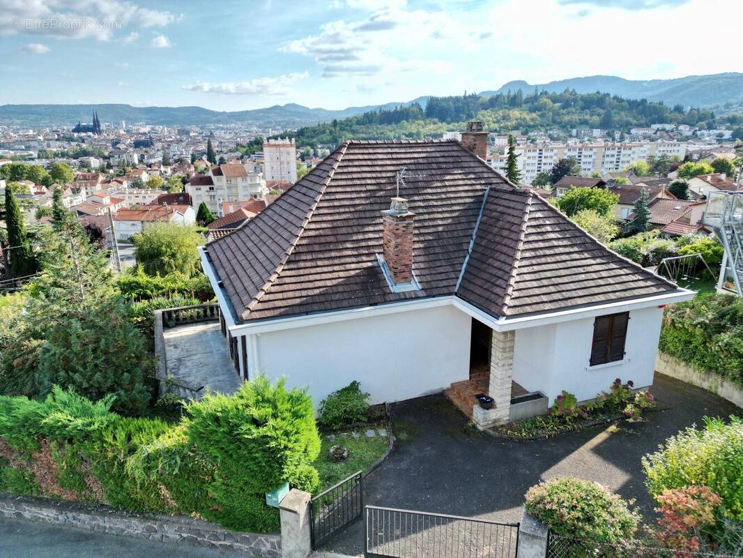 Maison à CLERMONT-FERRAND