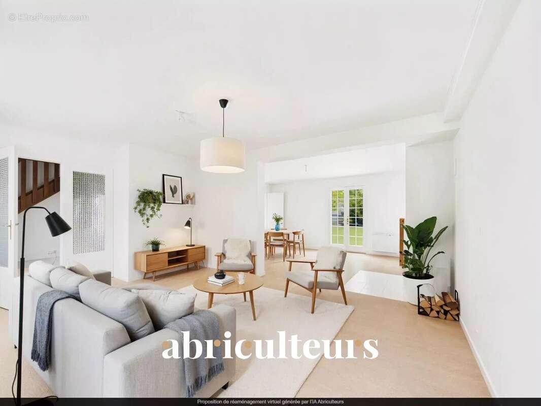 Maison à AVILLY-SAINT-LEONARD