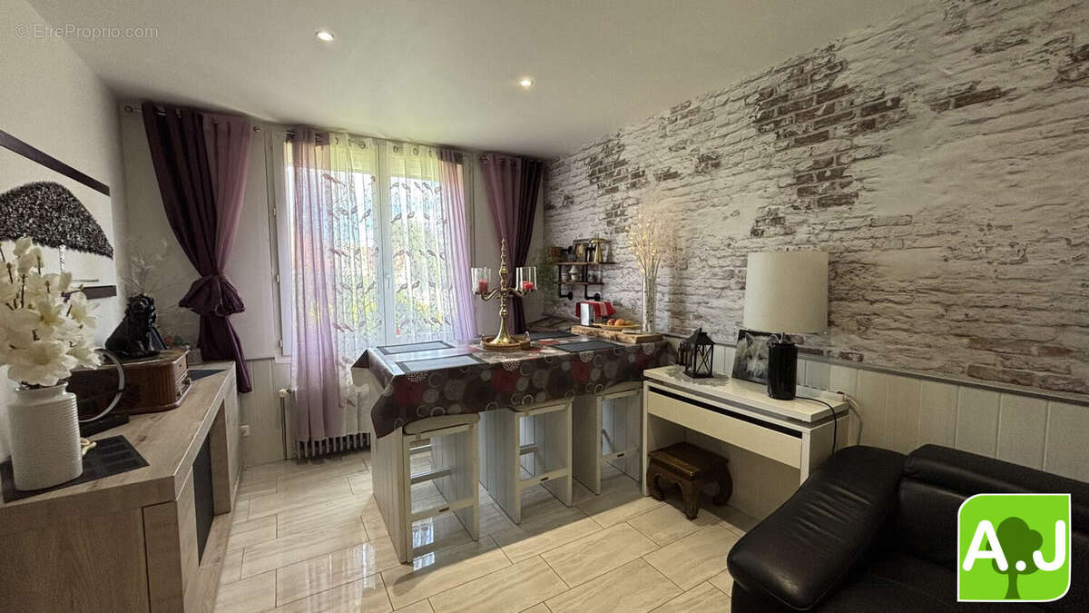 Maison à IVRY-LA-BATAILLE