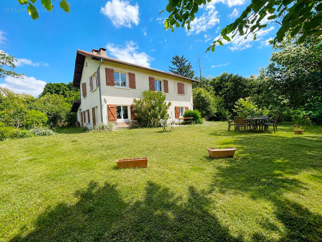 Maison à CHARLY