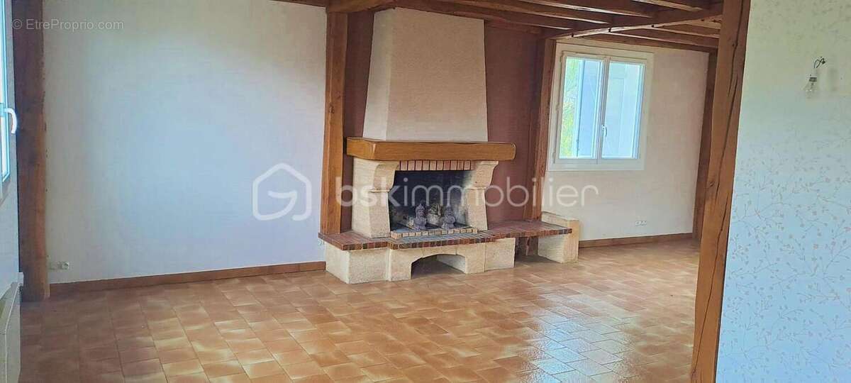 Maison familiale de 120 m² avec sous-sol complet - Terrain arboré - DPE D - photo 2