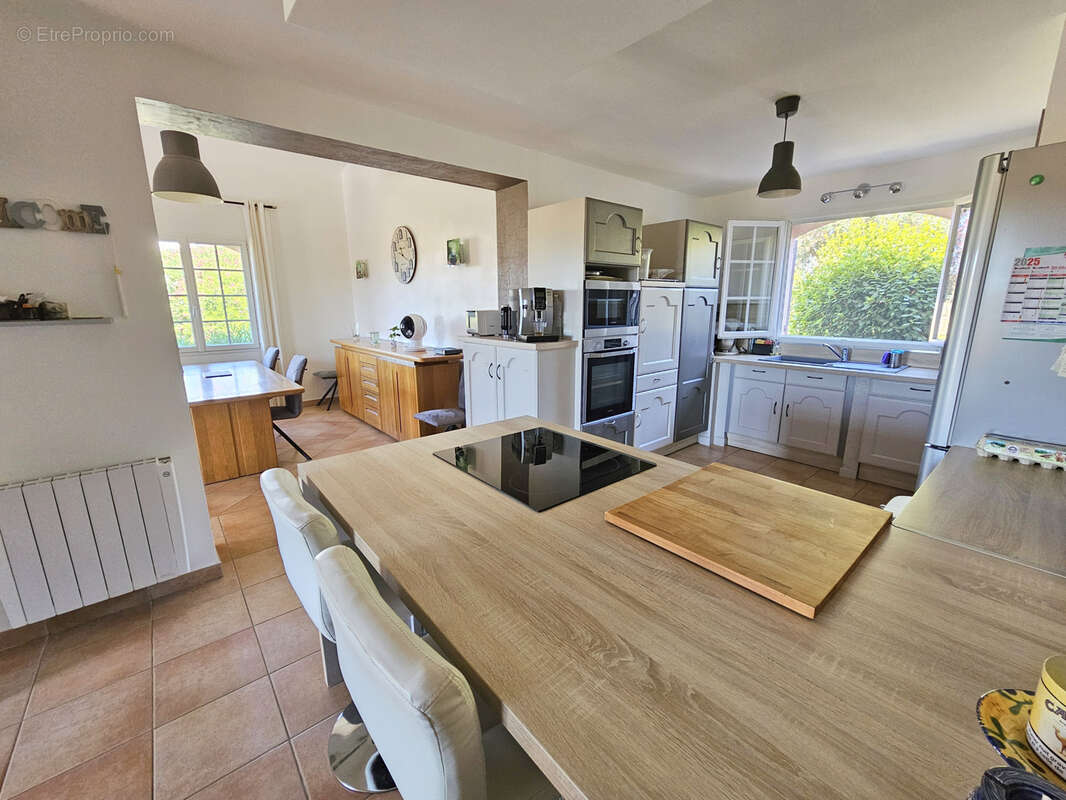 Maison à BAGNOLS-EN-FORET