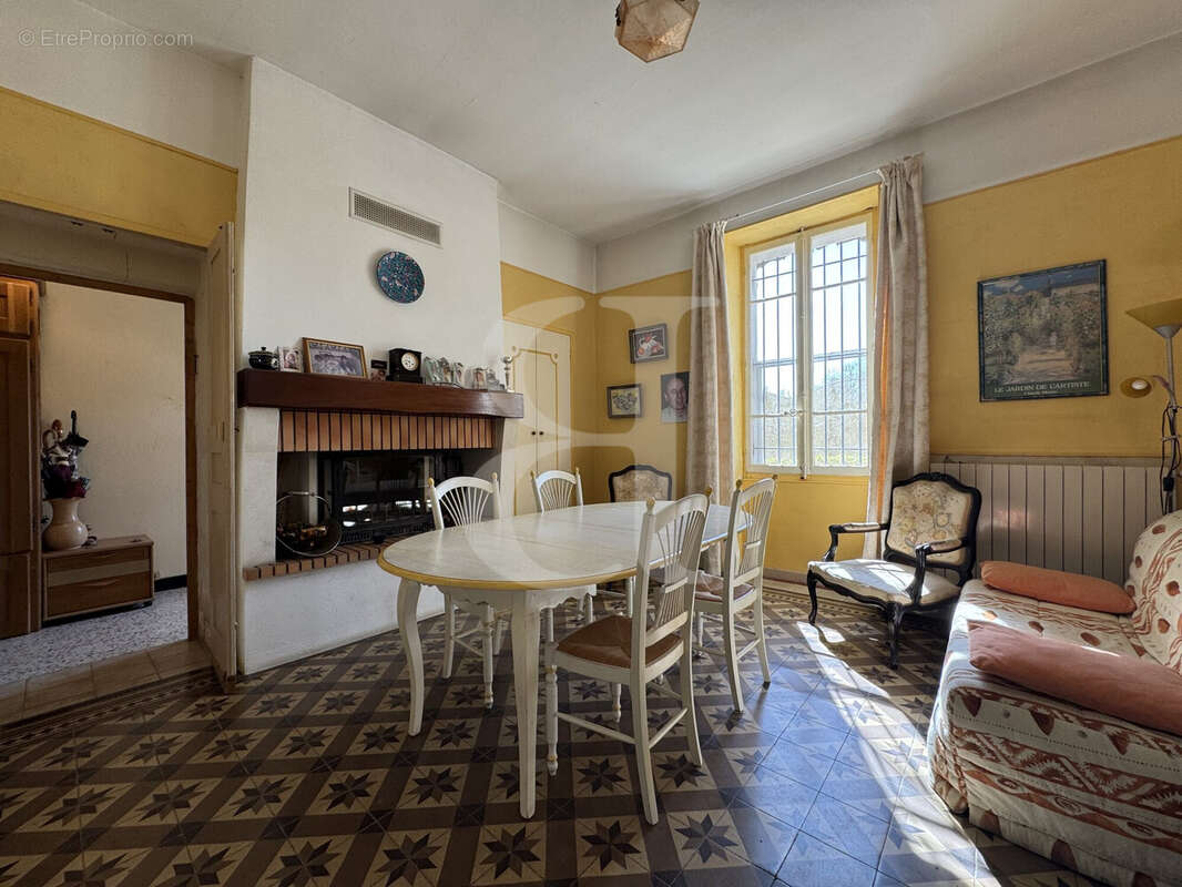 Maison à MAILLANE