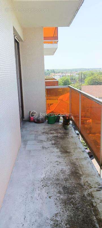Spacieux 3 pièces avec box, cave et proche gare - photo 12