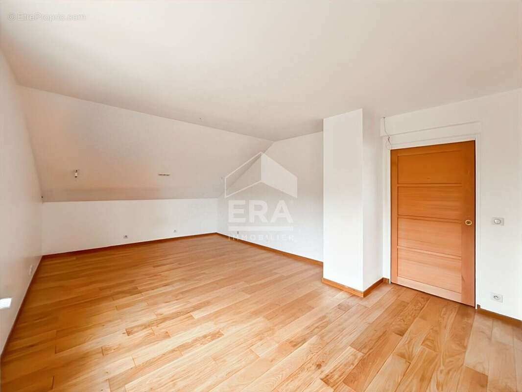 Maison à DAMMARIE-LES-LYS