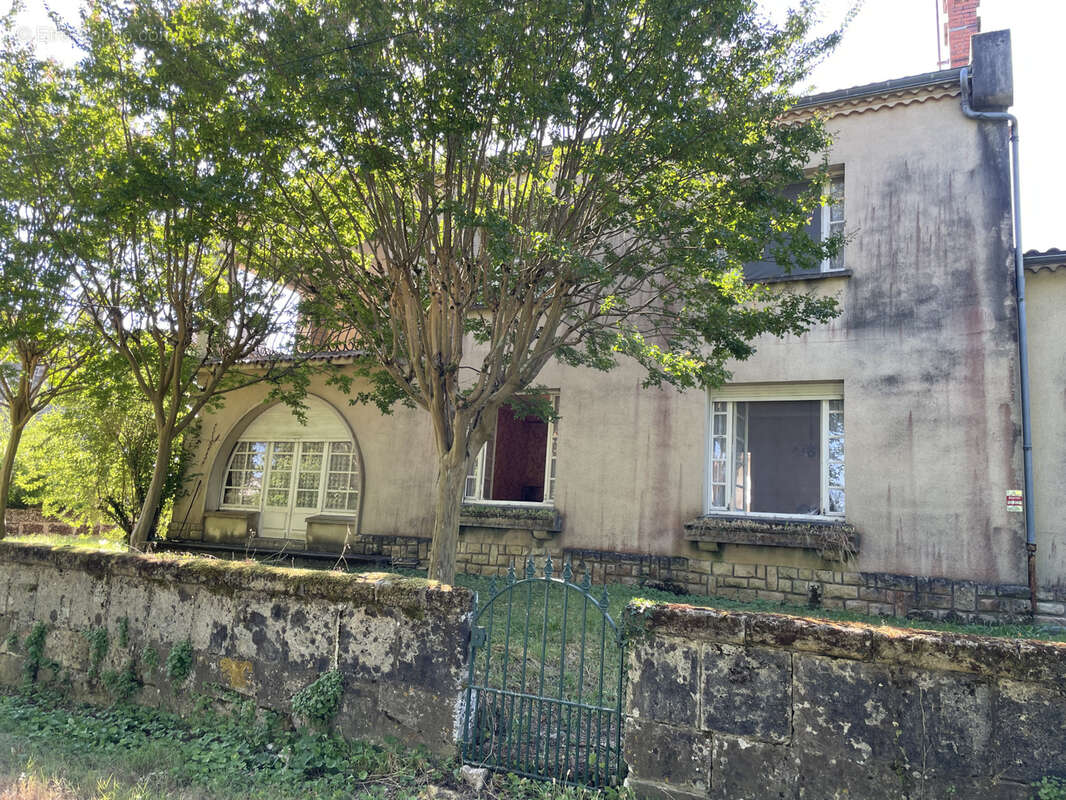 Maison à MOULIETS-ET-VILLEMARTIN