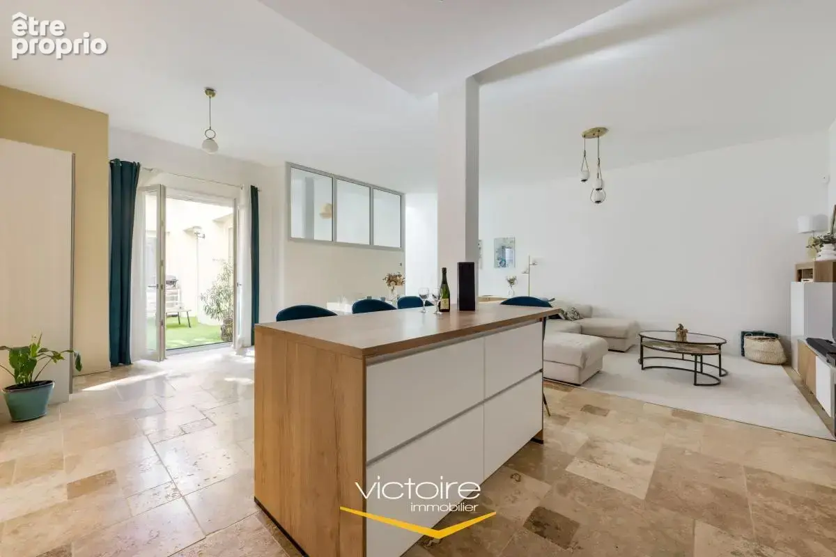 LYON 3 MONTCHAT –  Spacieux T4 119 M² (transformable en T5) avec PATIO PRIVATIF - photo 5