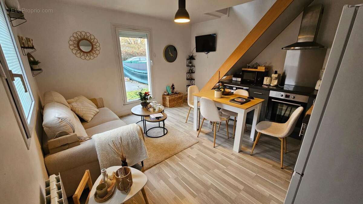 Appartement à CONDE-SUR-VESGRE
