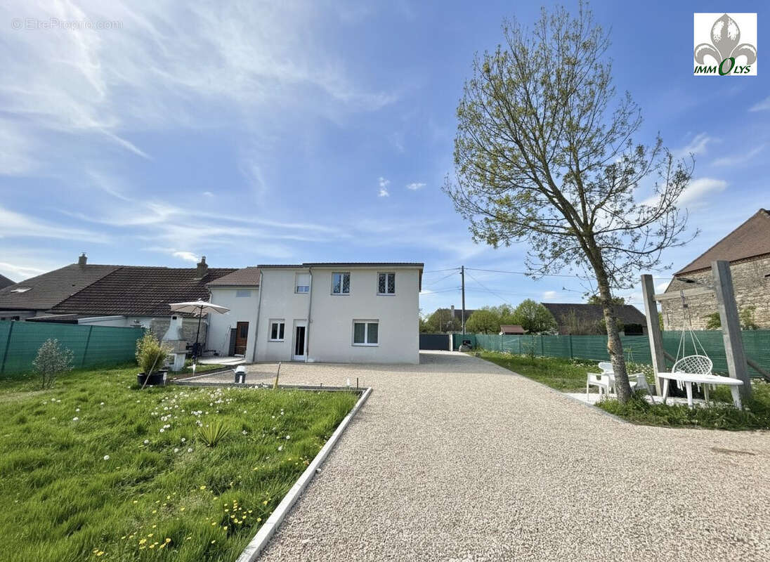 Maison à AUVILLARS-SUR-SAONE