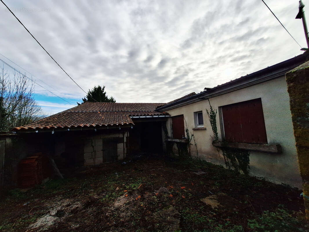 Maison à LA COURONNE