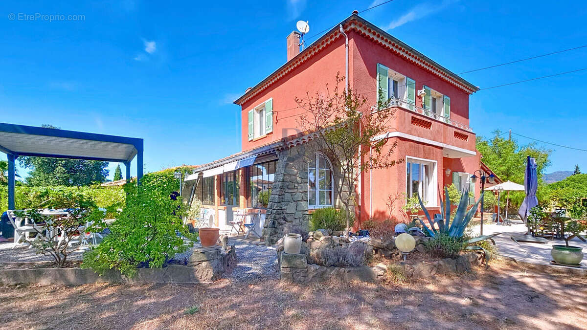 Maison à FREJUS