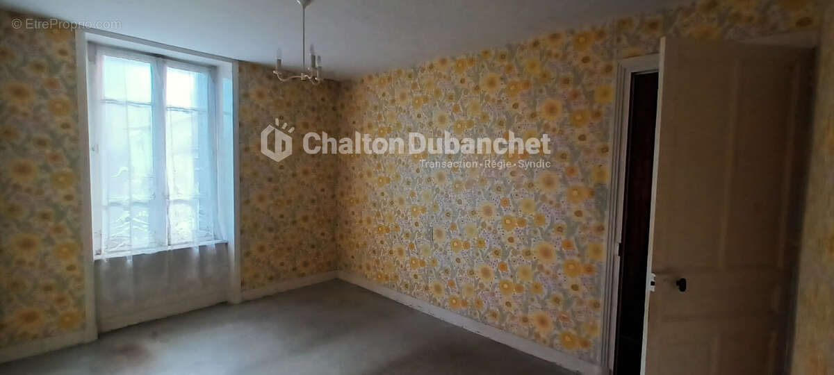Maison à SAINTE-COLOMBE-SUR-GAND