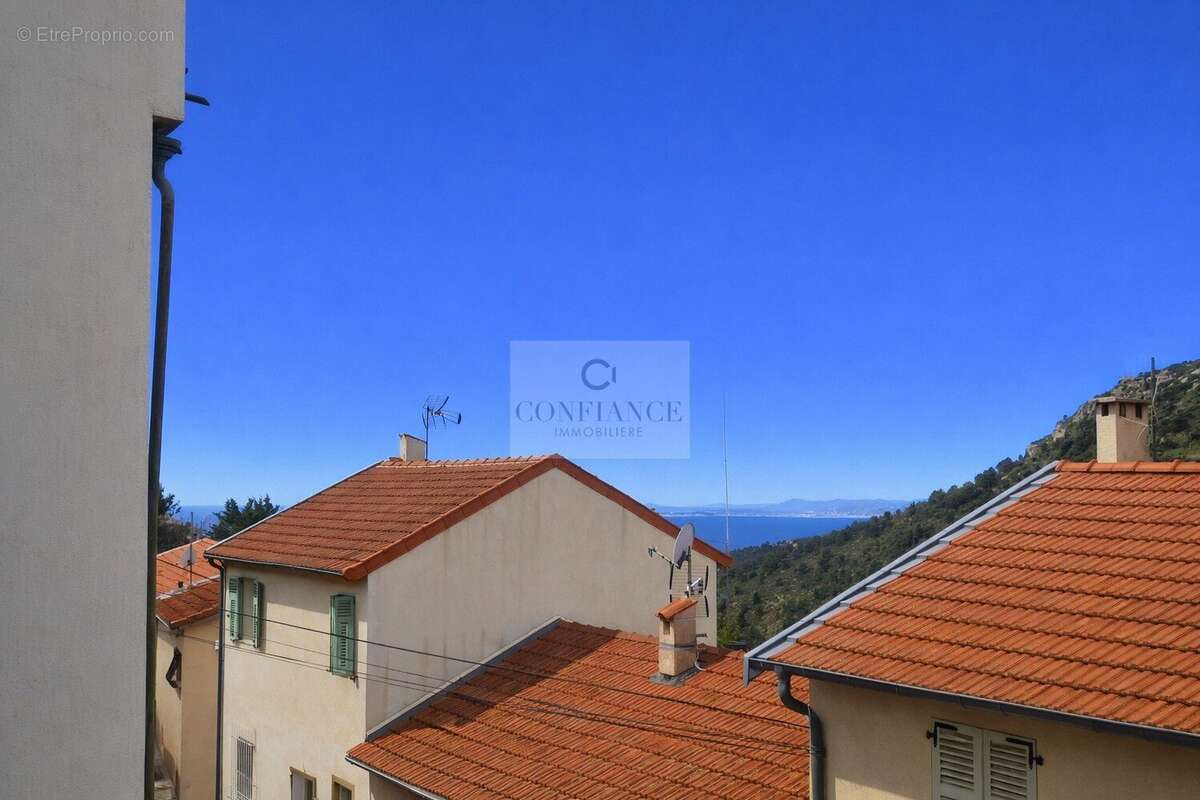 Appartement à LA TURBIE