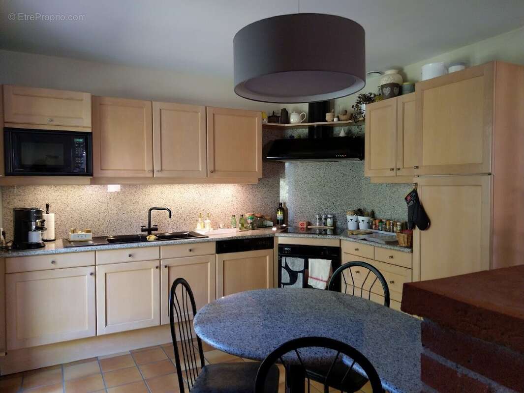 Maison à LA SALVETAT-SAINT-GILLES