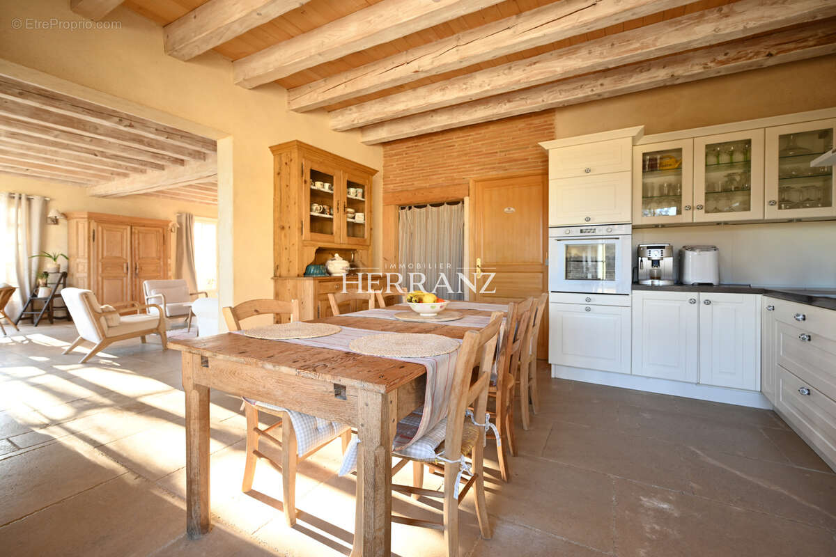 Maison à MONTPON-MENESTEROL