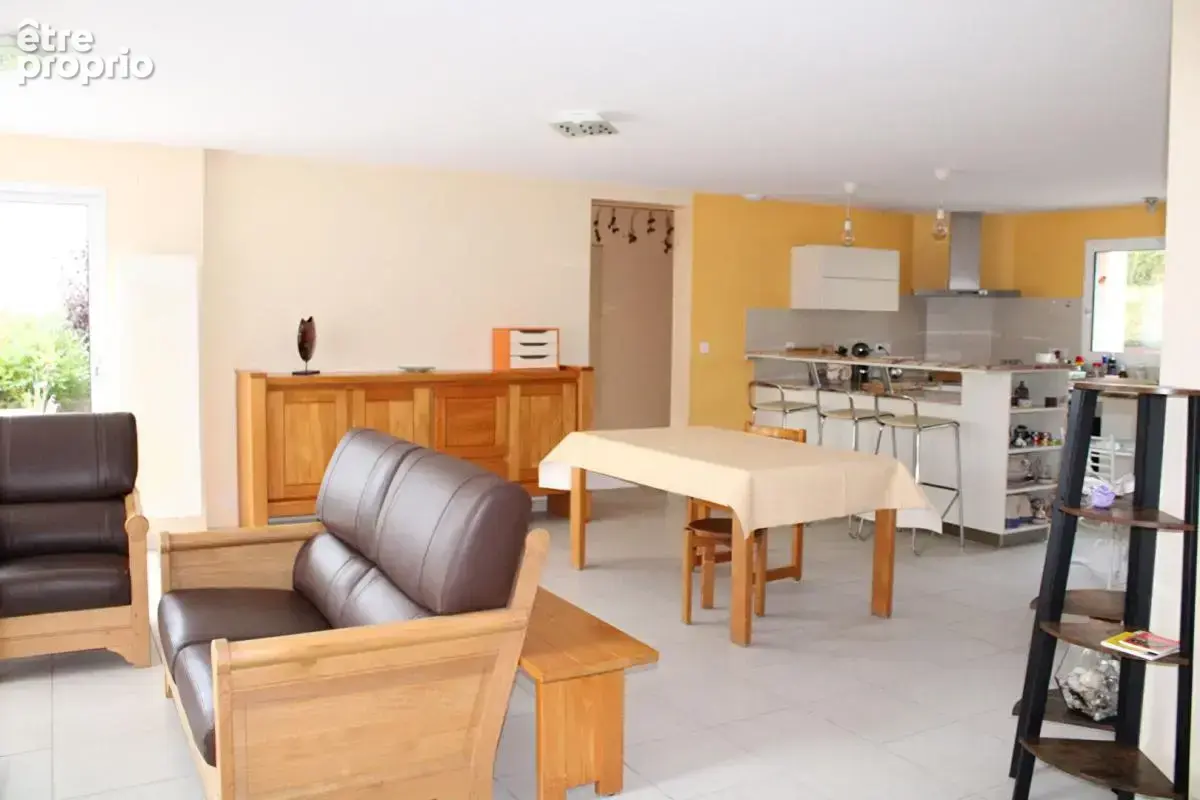 Langogne Maison  5 pièce(s) 172 m2 avec vue dégagée - photo 5