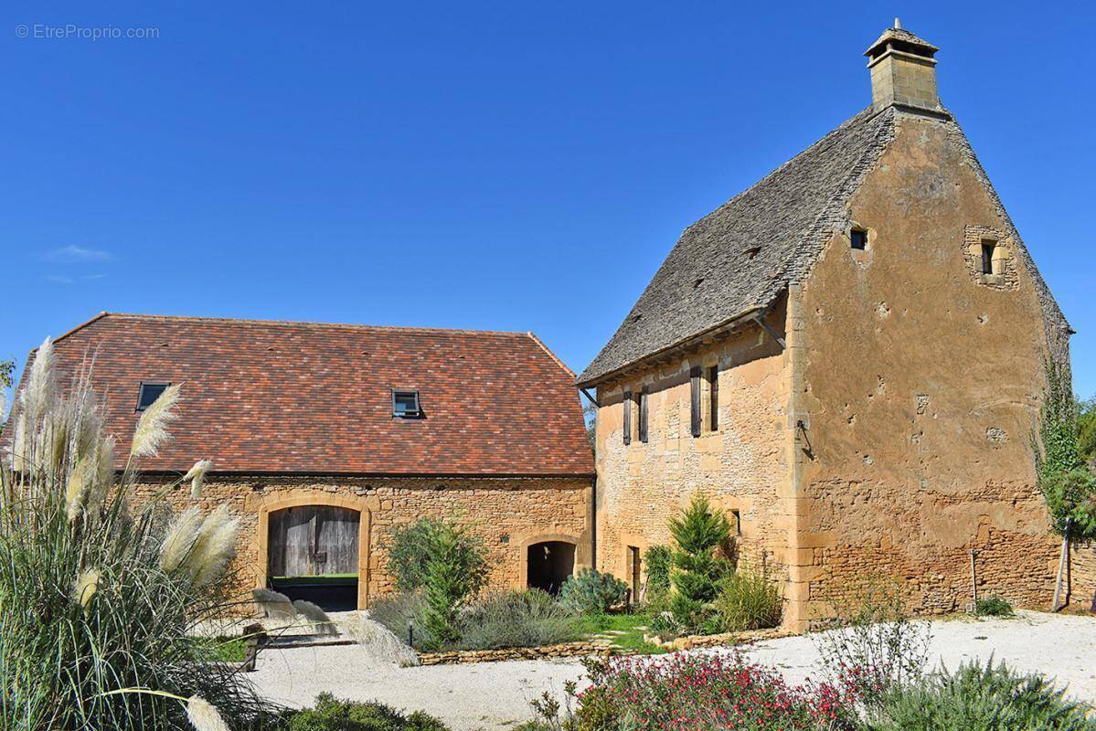 Maison à SAINT-GENIES