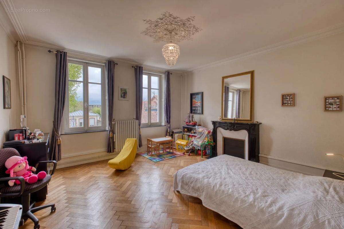 Maison à ROSIERES-AUX-SALINES