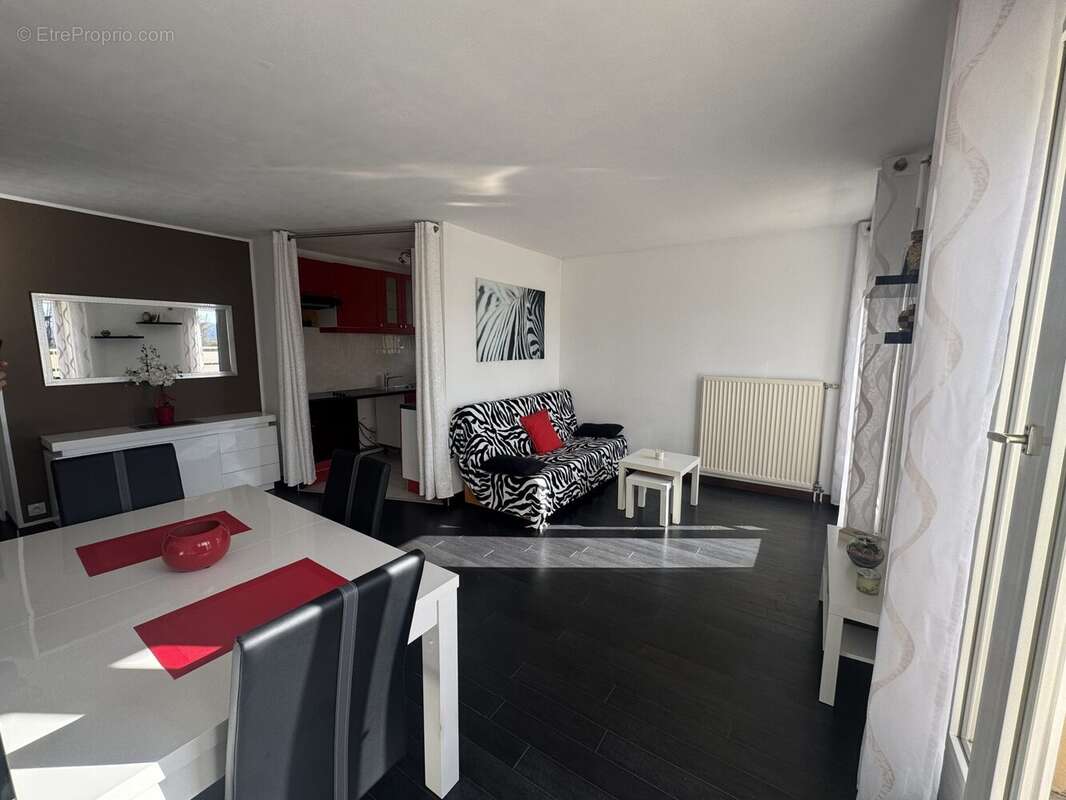 Appartement à VILLIERS-LE-BACLE
