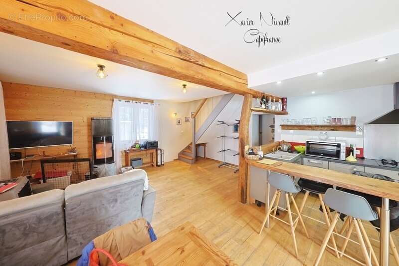 Maison à LE GRAND-ABERGEMENT