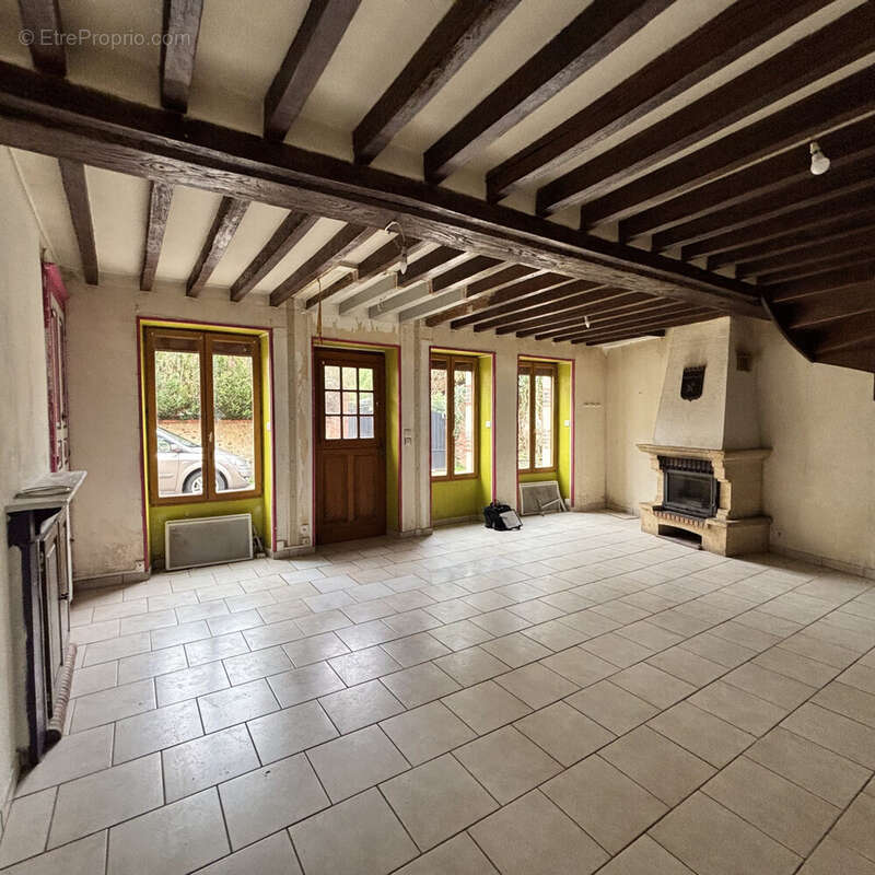 Maison à SAINT-AMAND-EN-PUISAYE