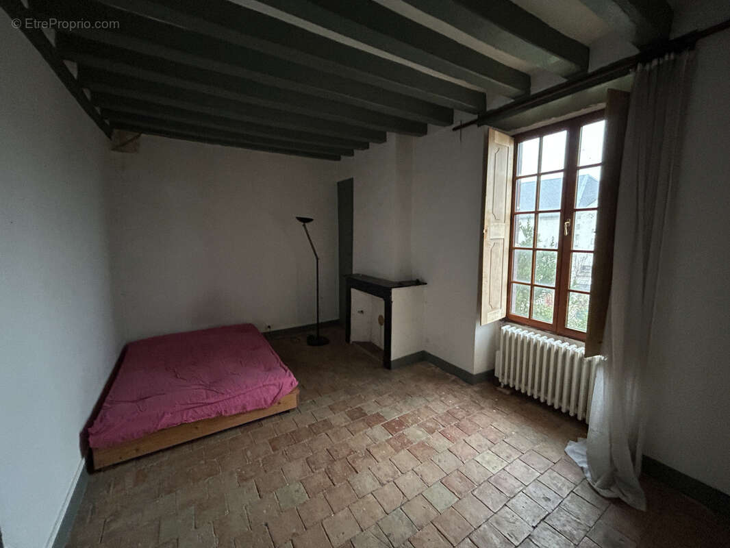 Maison à FRESNAY-SUR-SARTHE