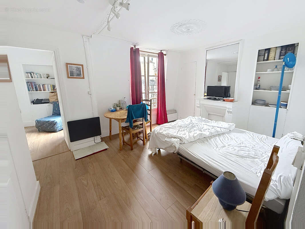 Appartement à PARIS-9E