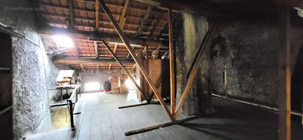 Maison à ARS-SUR-MOSELLE