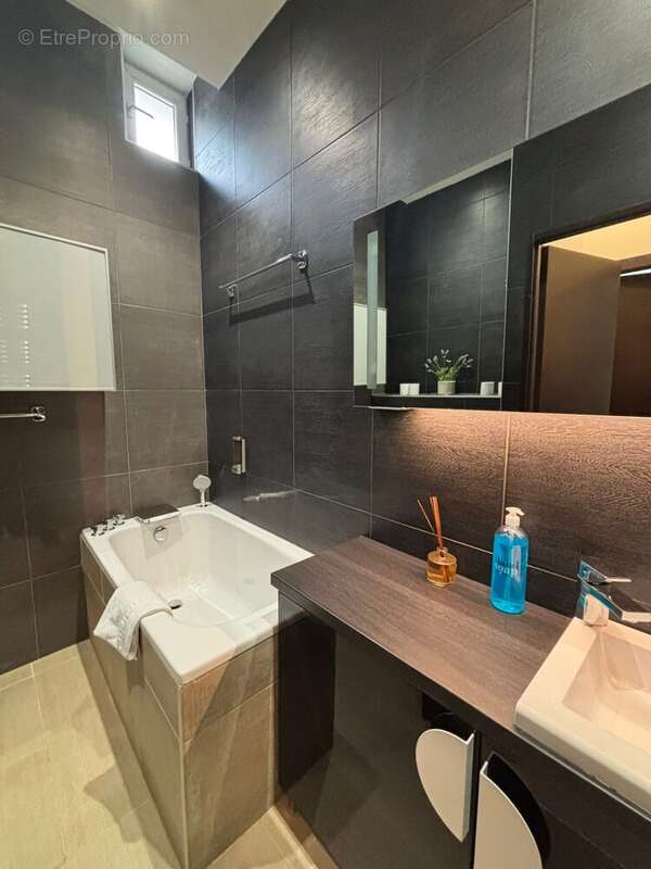 Appartement à FONTAINE