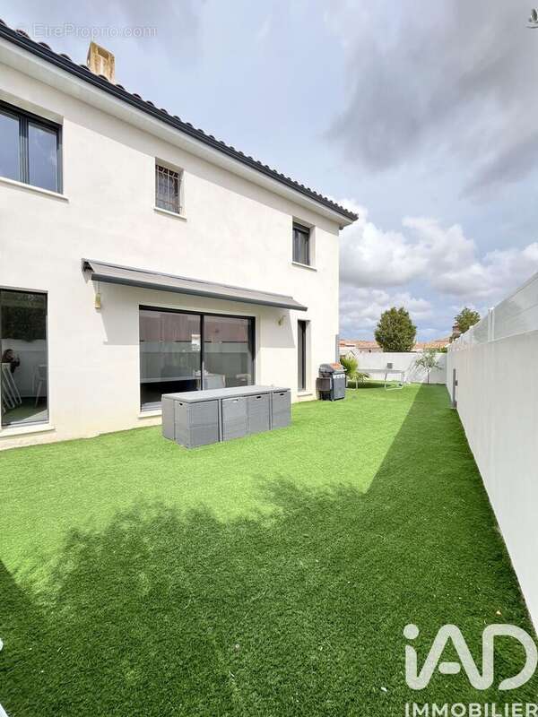 Maison 109 m² à Florensac  - photo 2