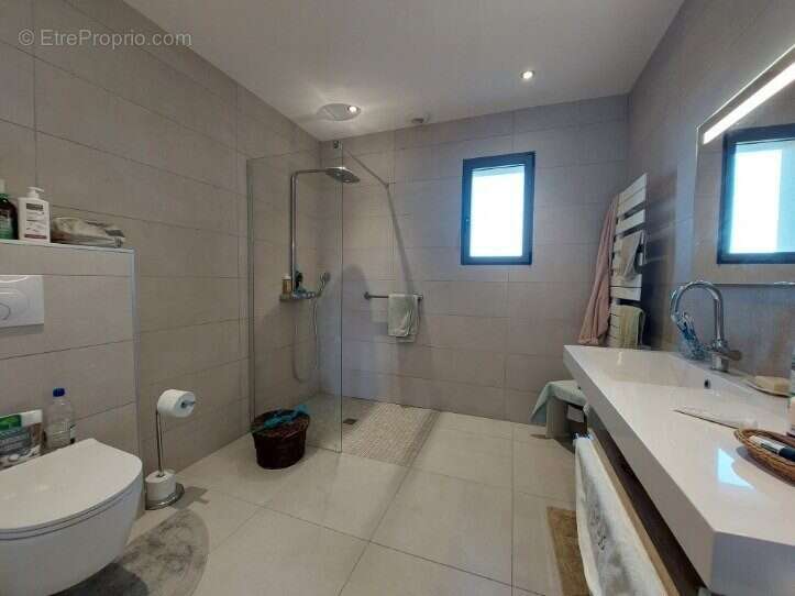 Maison à SAINT-PAIR-SUR-MER