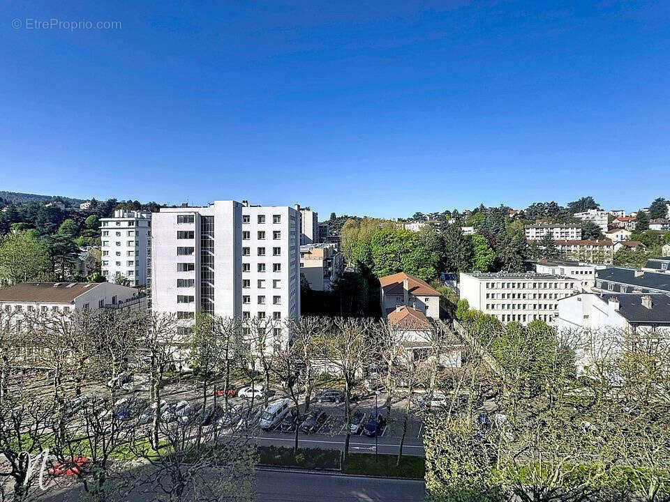Appartement à SAINT-ETIENNE