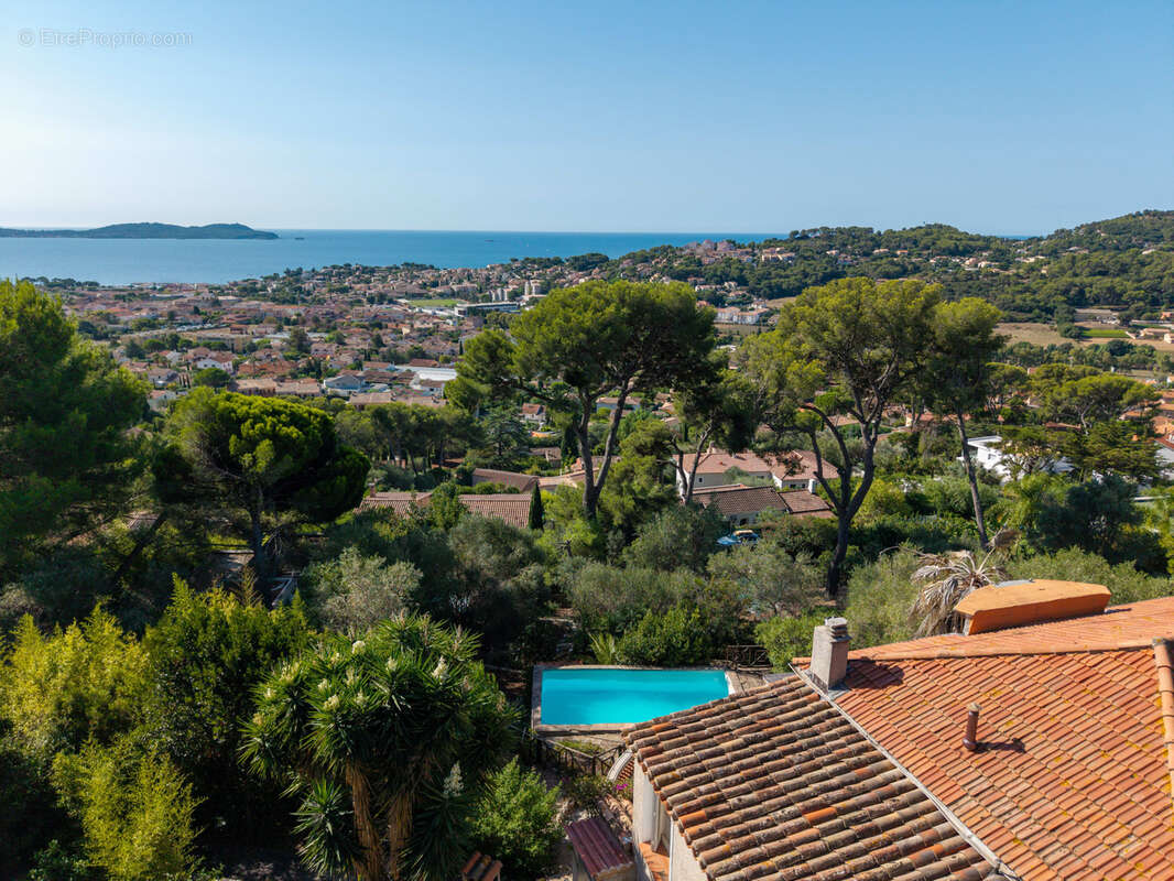 Maison à CARQUEIRANNE